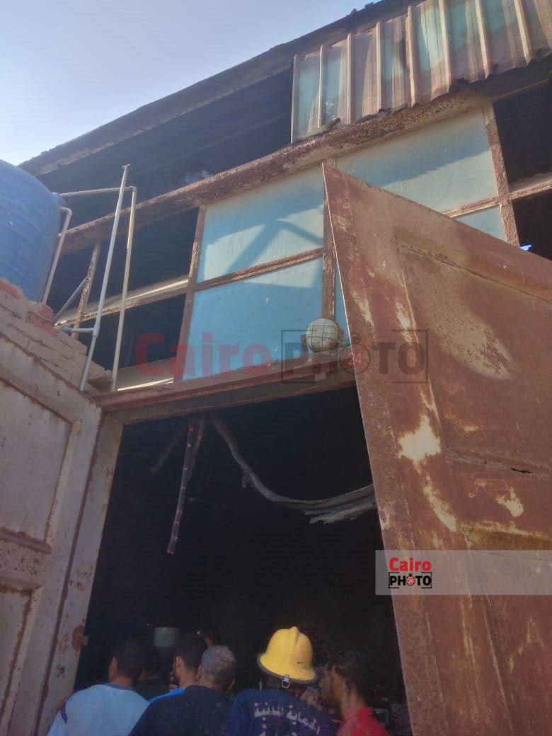 اندلاع حريق داخل مصنع صناعة صناديق بلاستيكية بالدقهلية (2)