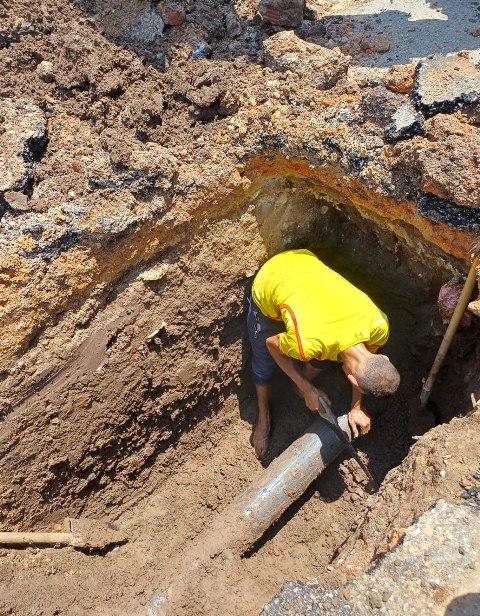 إصلاح كسر ماسورة مياه شرب في الشرقية 02