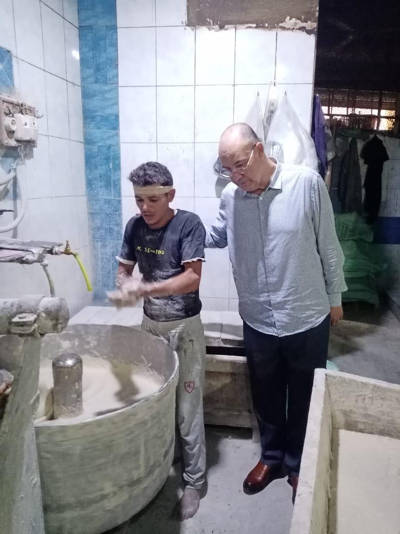 وكيل وزارة التموين يقود حملة على المخابز بالشرقية 07