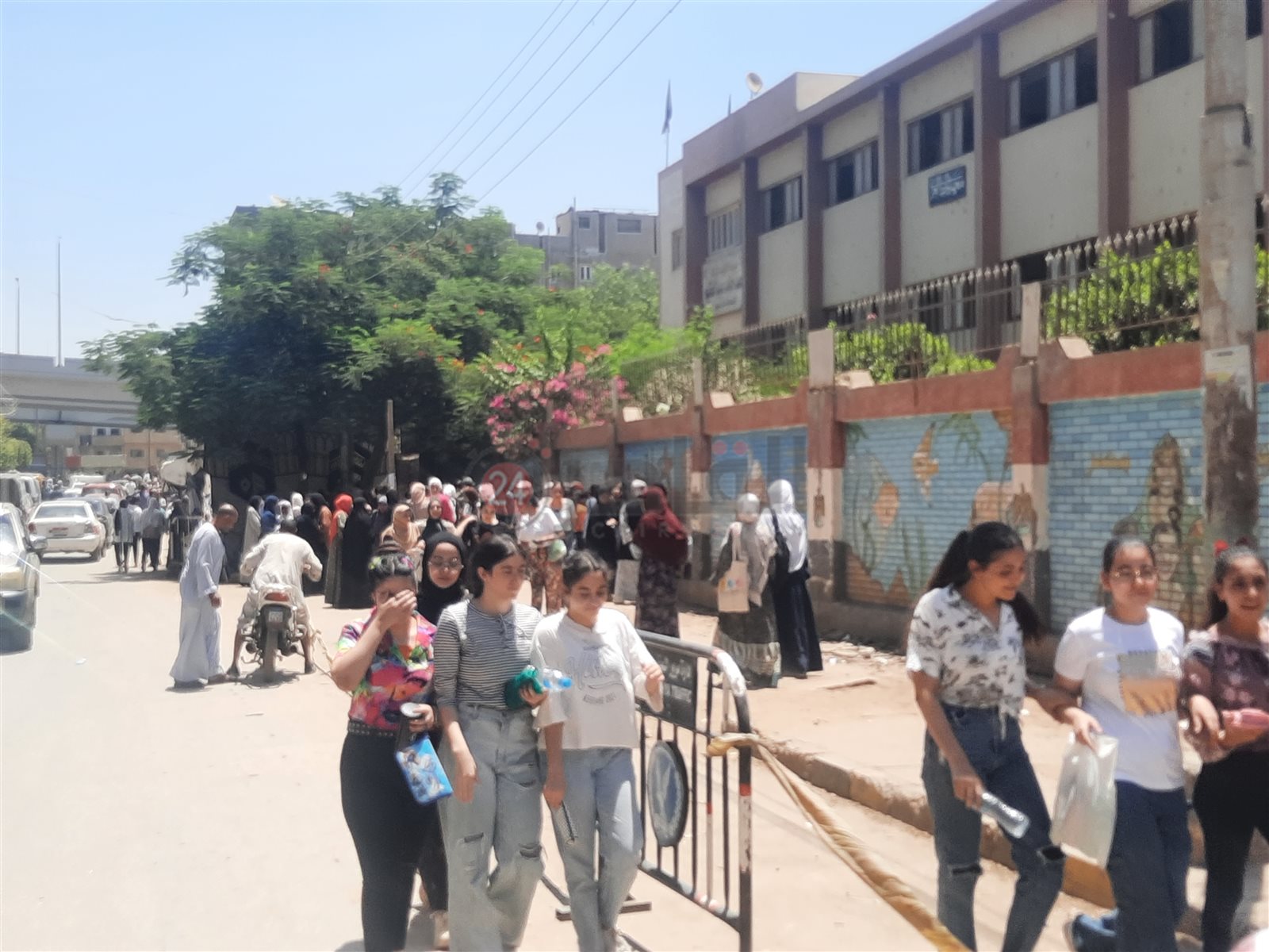 فرحة طلاب الثانوية العامة بالمنيا 