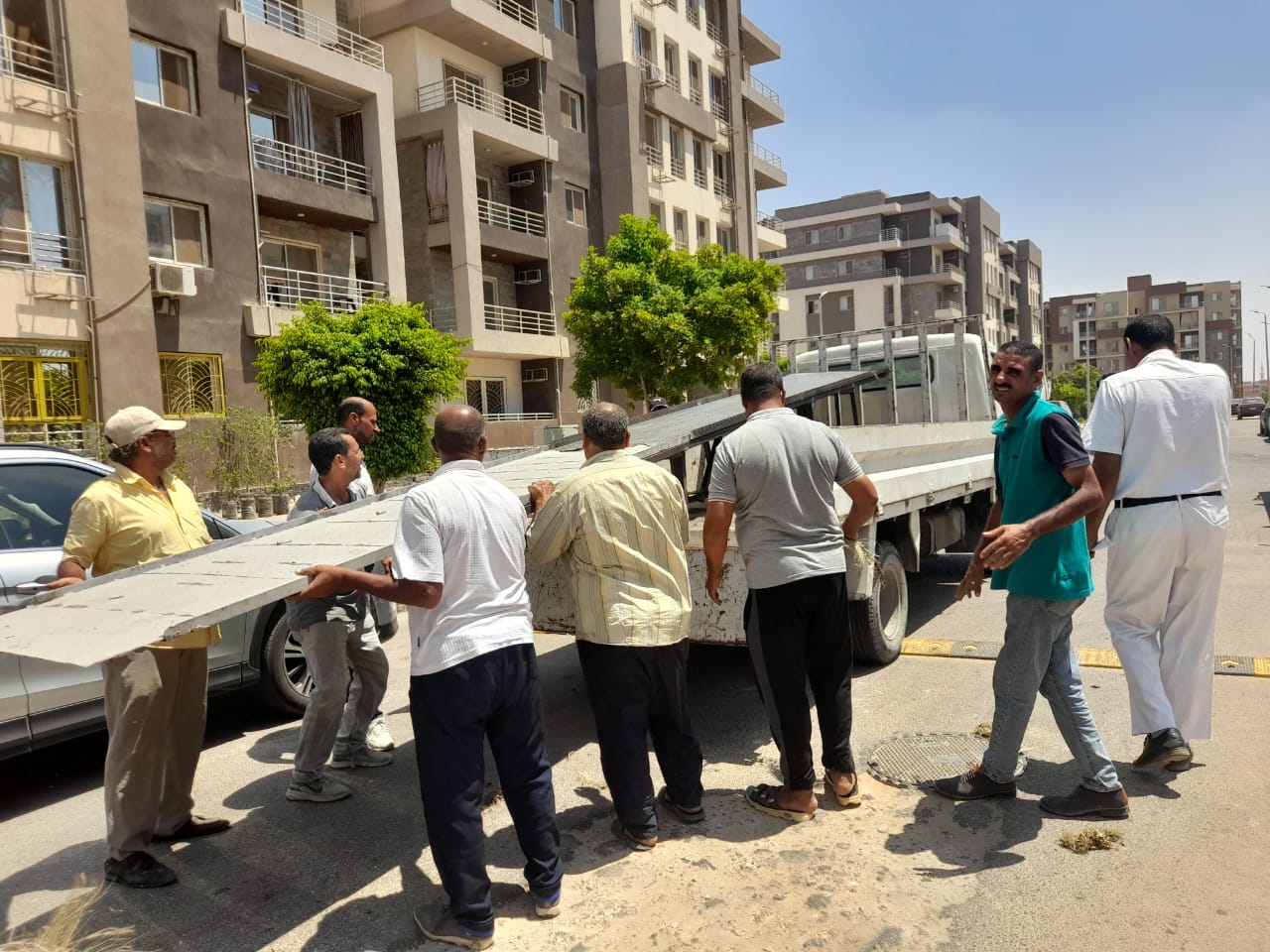 جانب من حملة الإشغالات بالعاشر من رمضان 