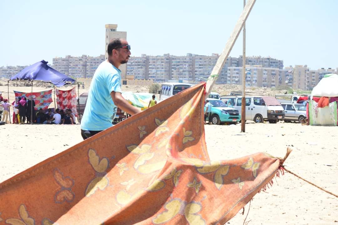 حملة مكبرة لإزالة خيام المصطافين العشوائية