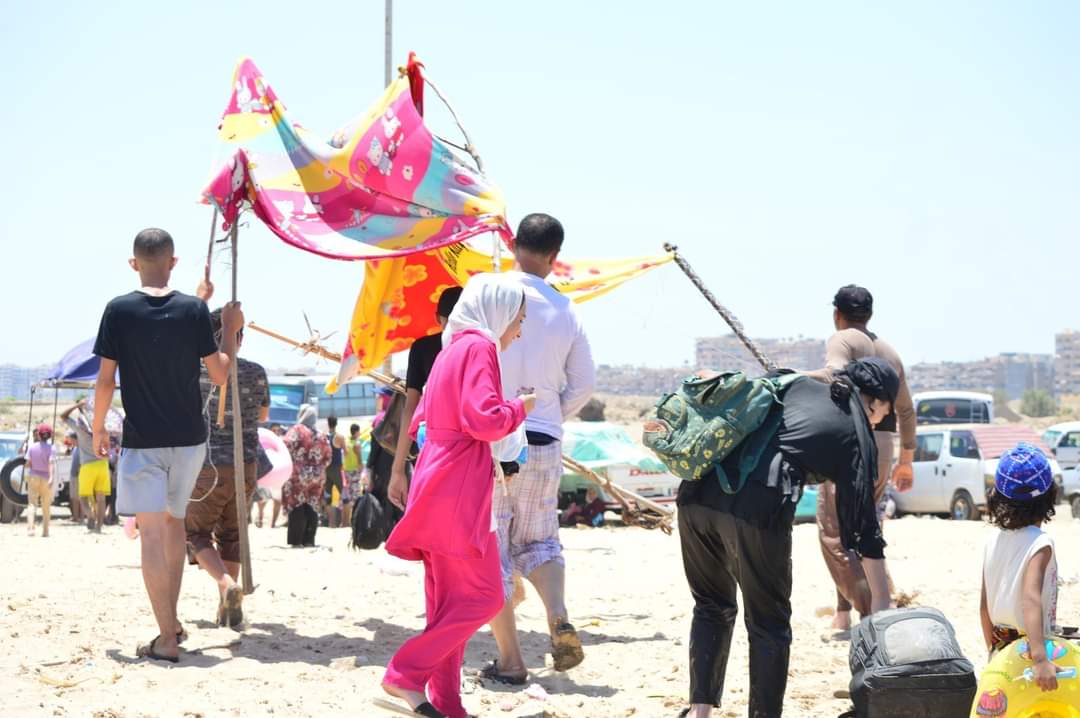 حملة مكبرة لإزالة خيام المصطافين العشوائية