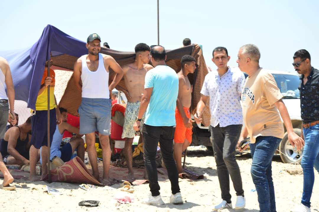 حملة مكبرة لإزالة خيام المصطافين العشوائية