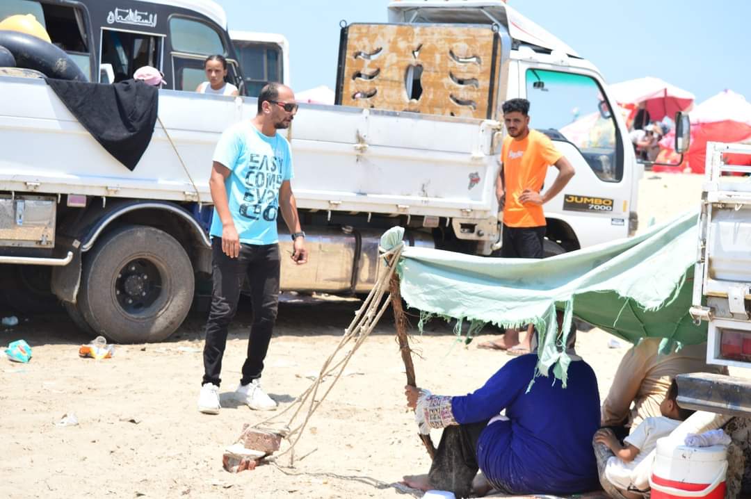 حملة مكبرة لإزالة خيام المصطافين العشوائية