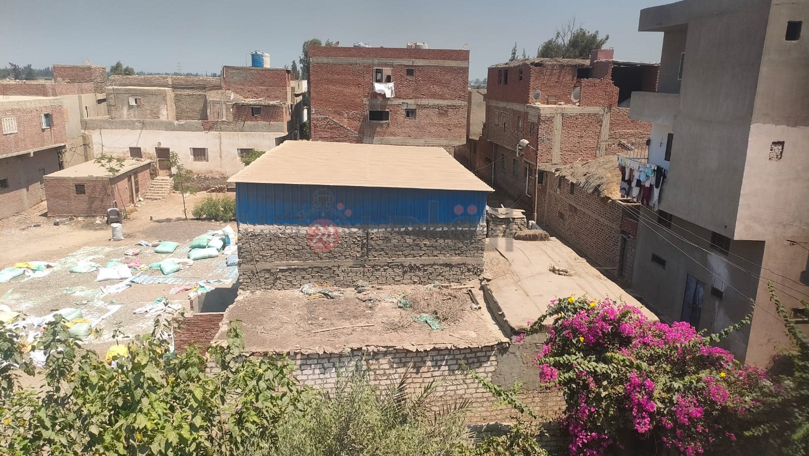 غربال اللب سبب الأزمة وسط الكتلة السكنية 02