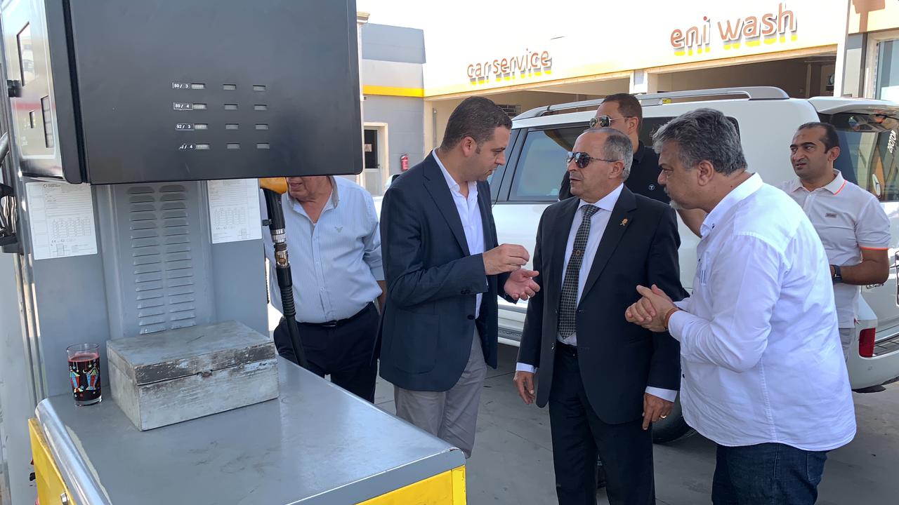 محافظ بورسعيد يتفقد الميناء البري ومحطة وقود