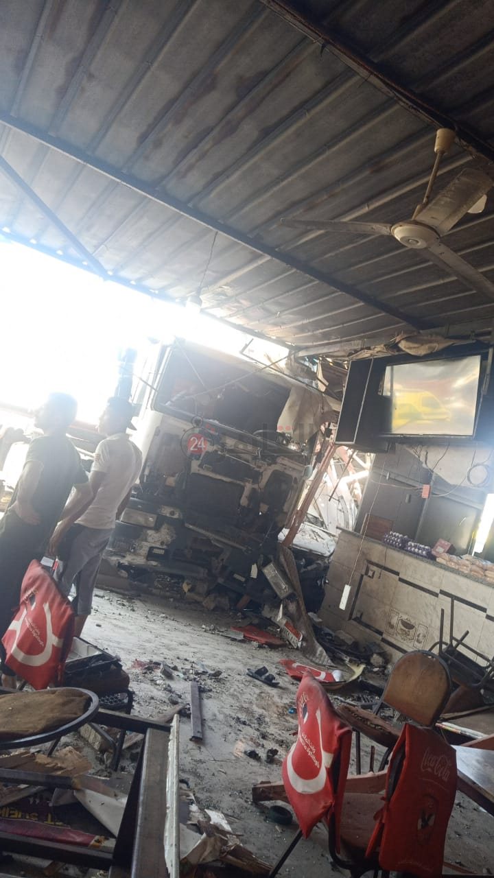 حادث تصادم عدة سيارات بالبحيرة 6