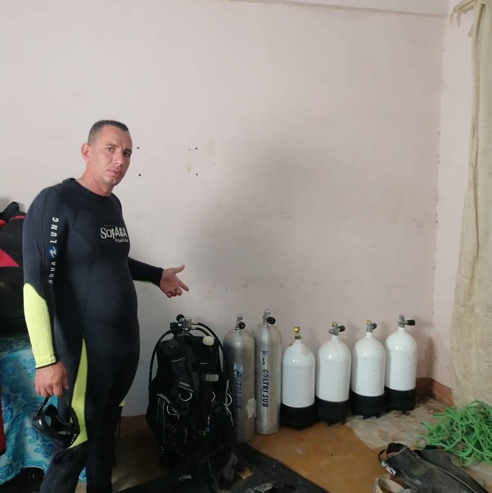 محمد الدولار والمعدات