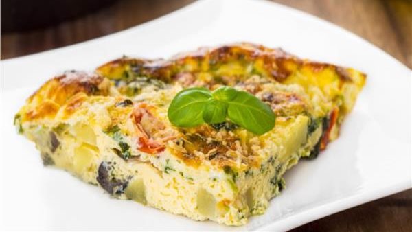 طريقة عمل بيض بالطماطم والفلفل