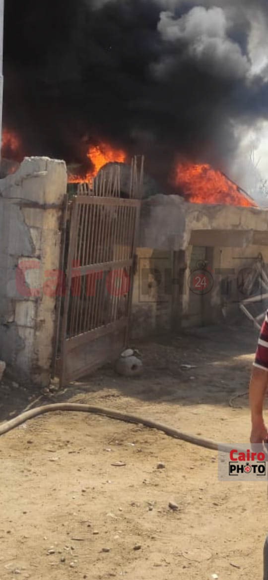 اندلاع حريق في الساحة الخاصة بجراج السيارات بمجلس مدينة العياط 1