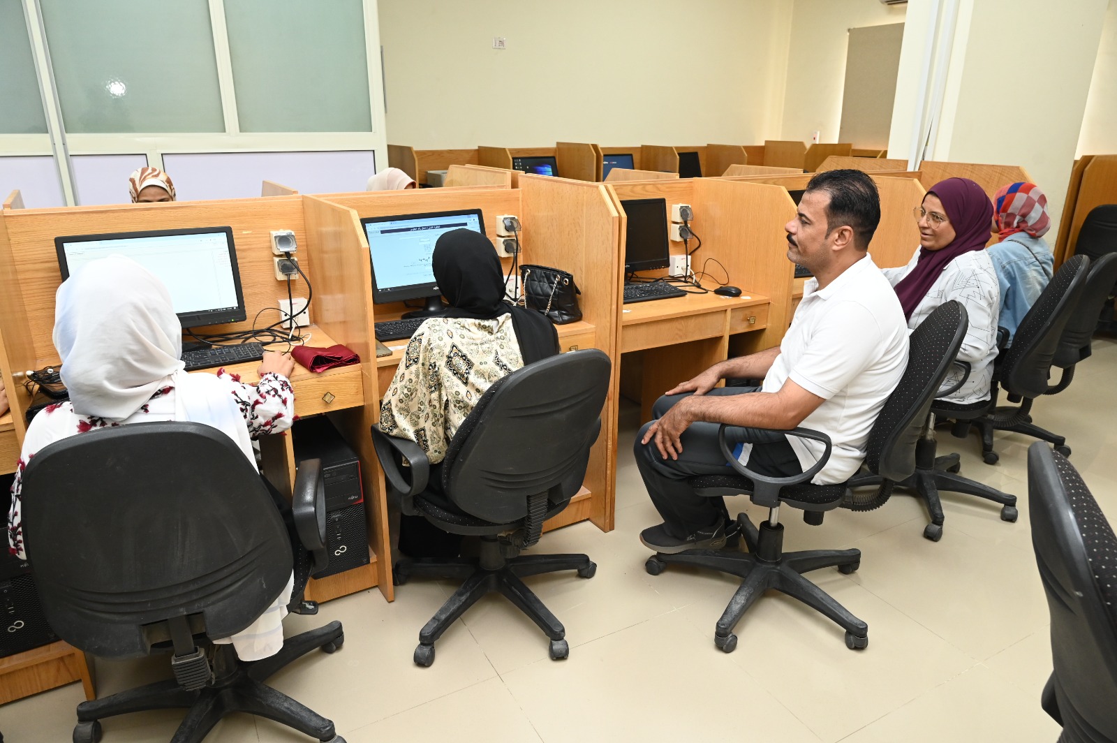 جامعة الفيوم: معامل التنسيق استقبلت 175 طالبا في المرحلة الأولى