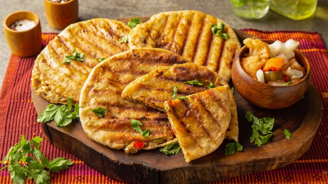 خطوات تحضير الحواوشي في المنزل