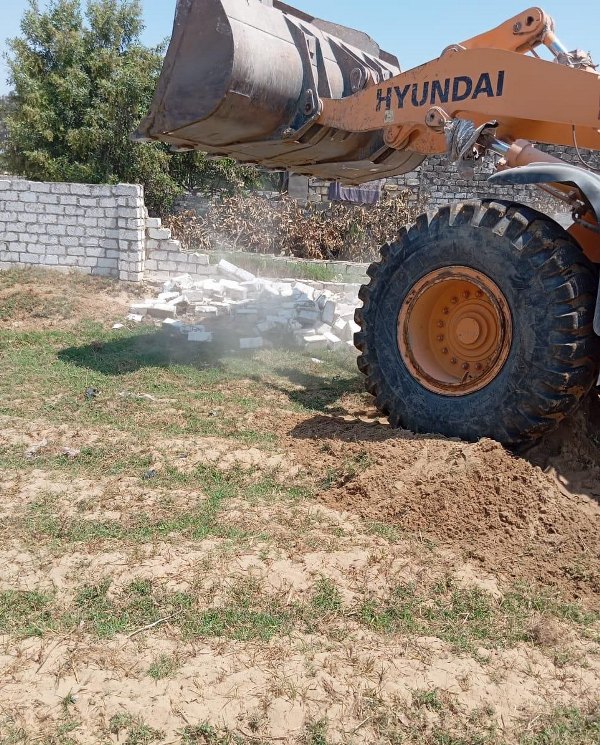 إزالة التعديات على الأراضي في الشرقية 02