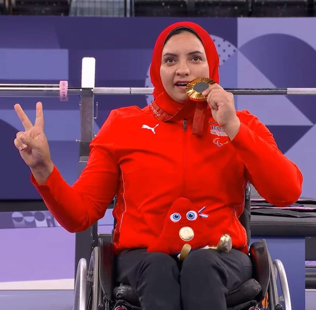 رحاب رضوان بعد تتويجها بالميدالية الذهبية 02