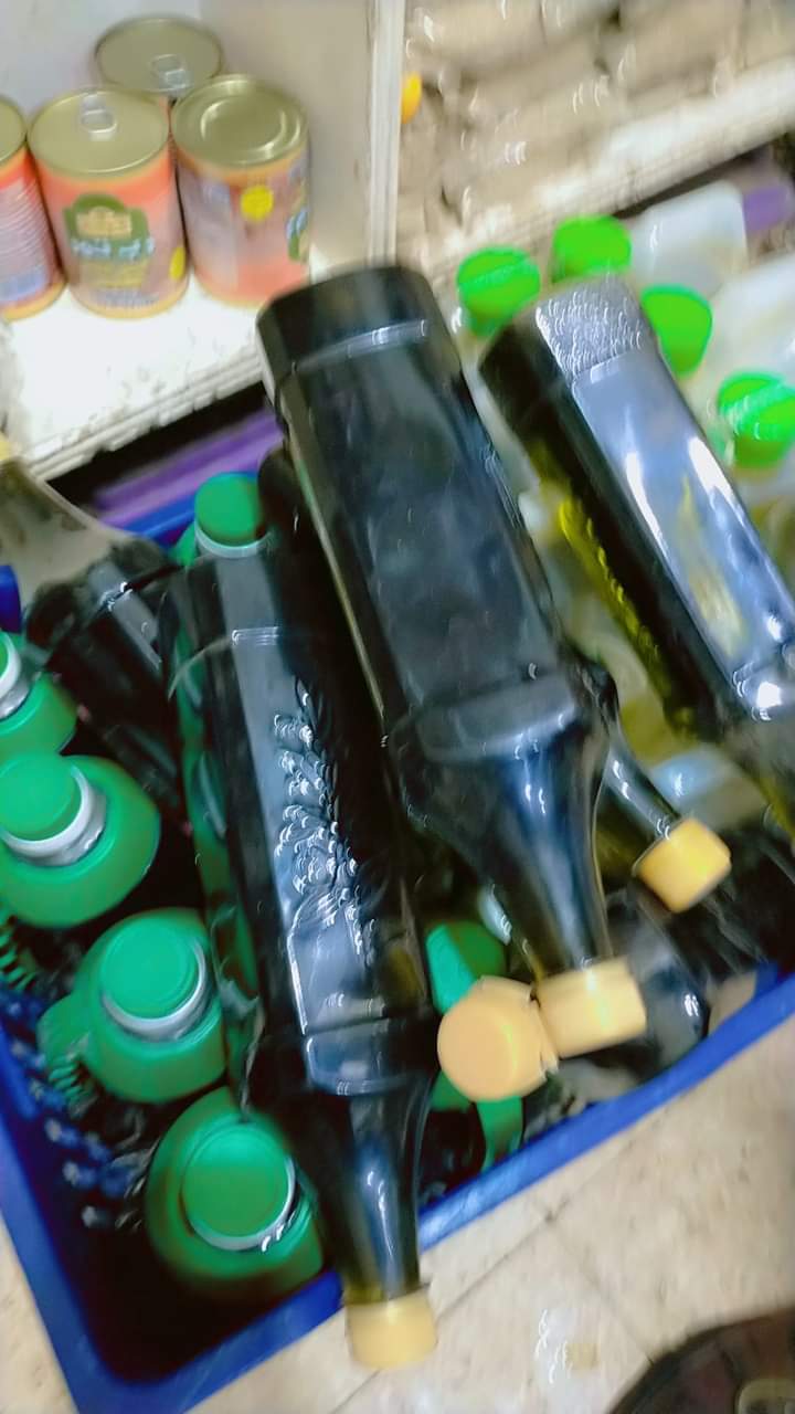 ضبط طن زيت زيتون مغشوش في سوق ليبيا بمطروح