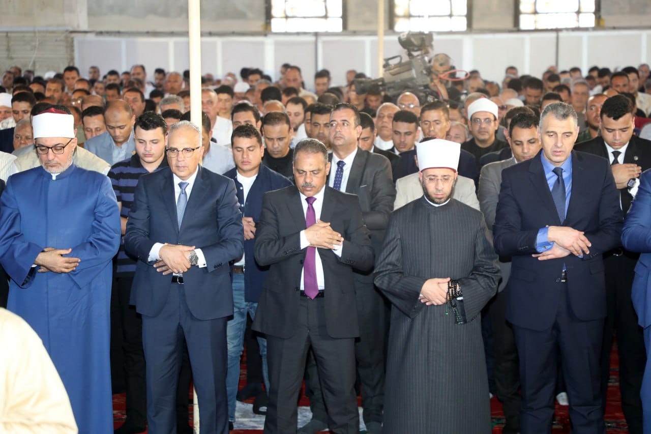 صلاة الجمعة في مسجد الفتح بالشرقية 01