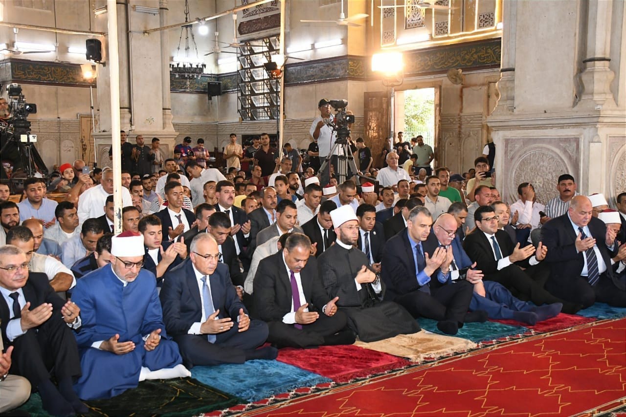 صلاة الجمعة في مسجد الفتح بالشرقية 02