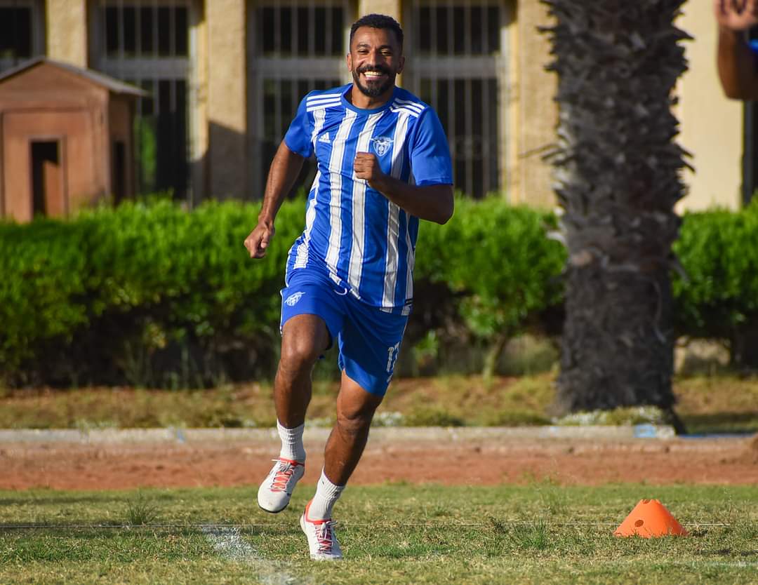 اللاعب حسام عرفات 