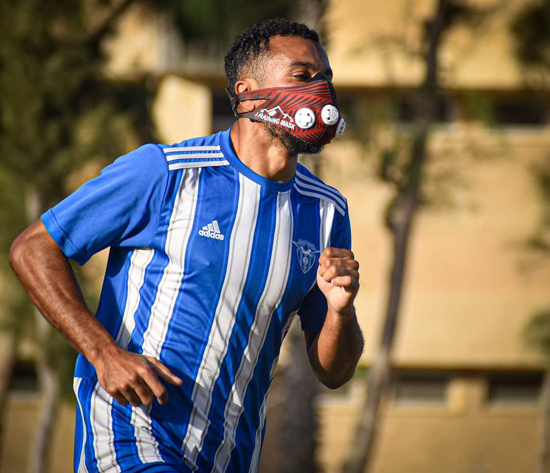 اللاعب حسام عرفات 