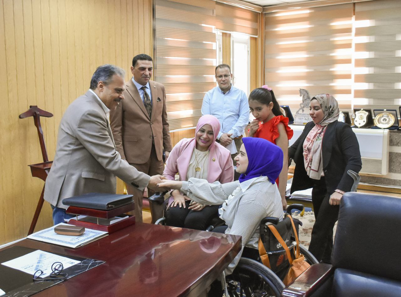 محافظ الشرقية يكرم بطلة تنس الطاولة