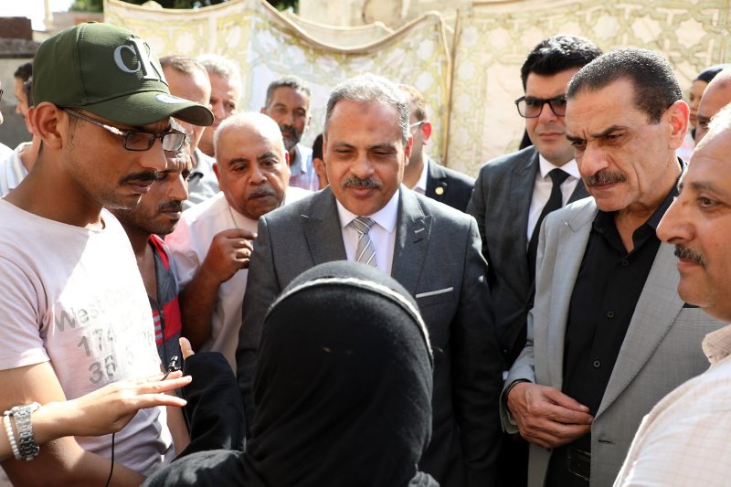 محافظ الشرقية يقدم العزاء لذوي المتوفيين في حادث القطارين 07