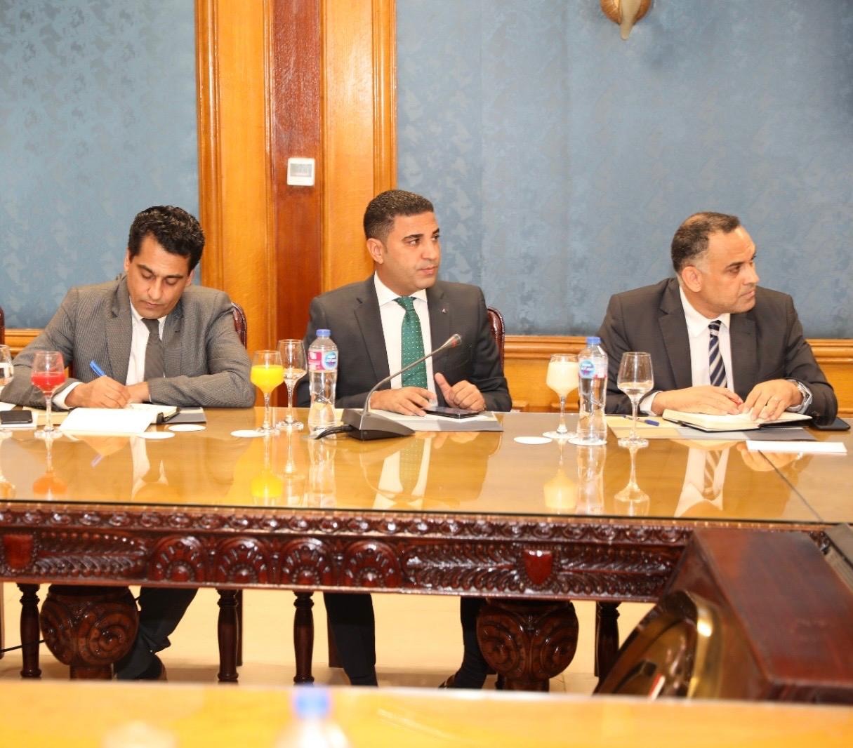 وزير التعليم يلتقي رؤساء تحرير المواقع 