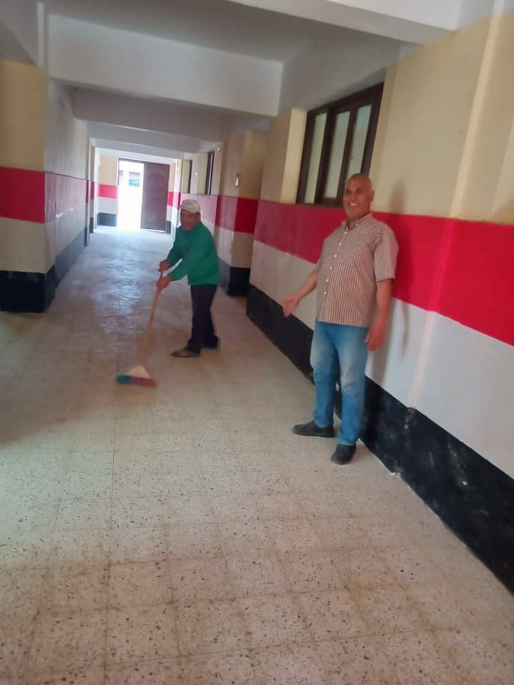 الدراسة فى 73 مدرسة بالتعليم العام ،و8 مدارس تعليم فني بالفيوم 