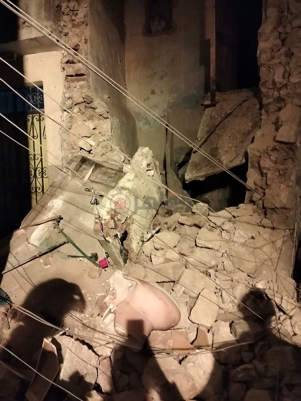 انهيار جزئي لعقار مهجور بالمعادي 