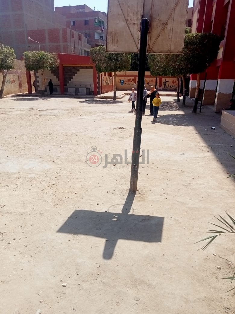 مدرسة عمر مكرم بالطالبية