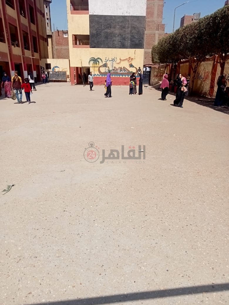 الاهالي داخل