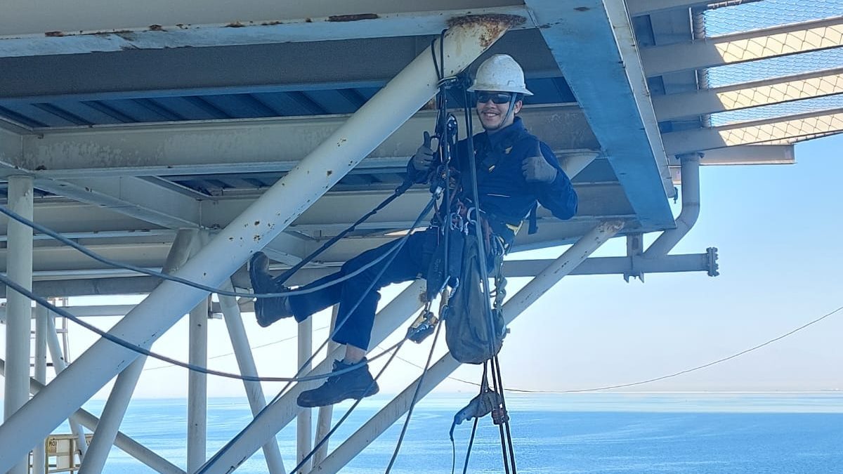 المهندس الراحل محمود سعيد ضحية حادث العلمين 04