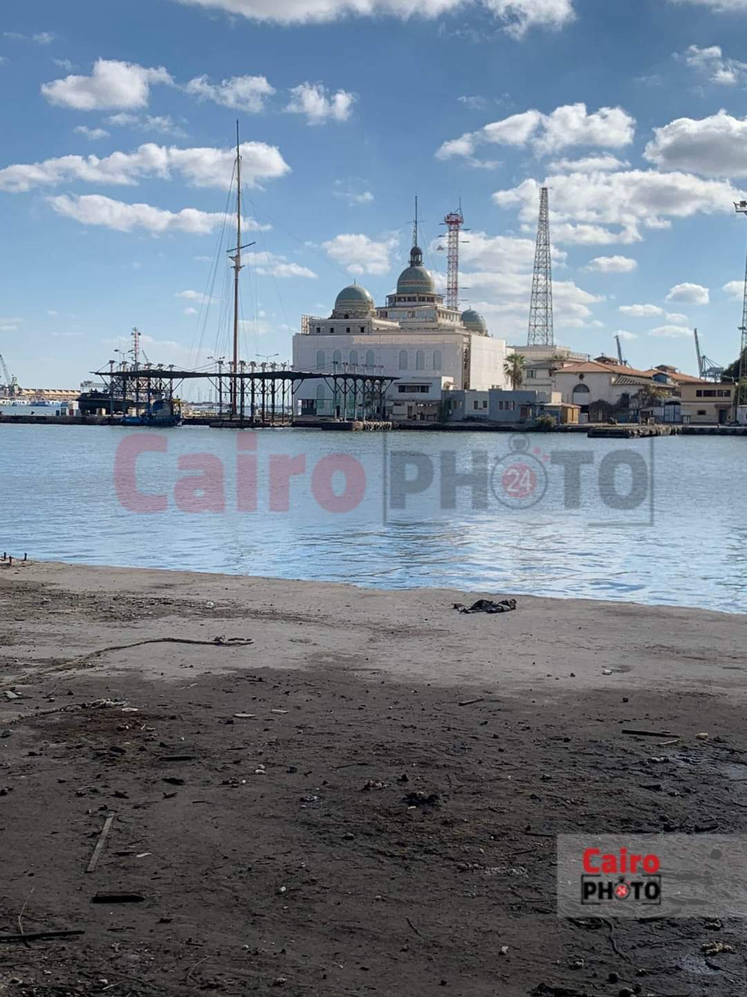 مبني قبة قناة السويس التاريخي 