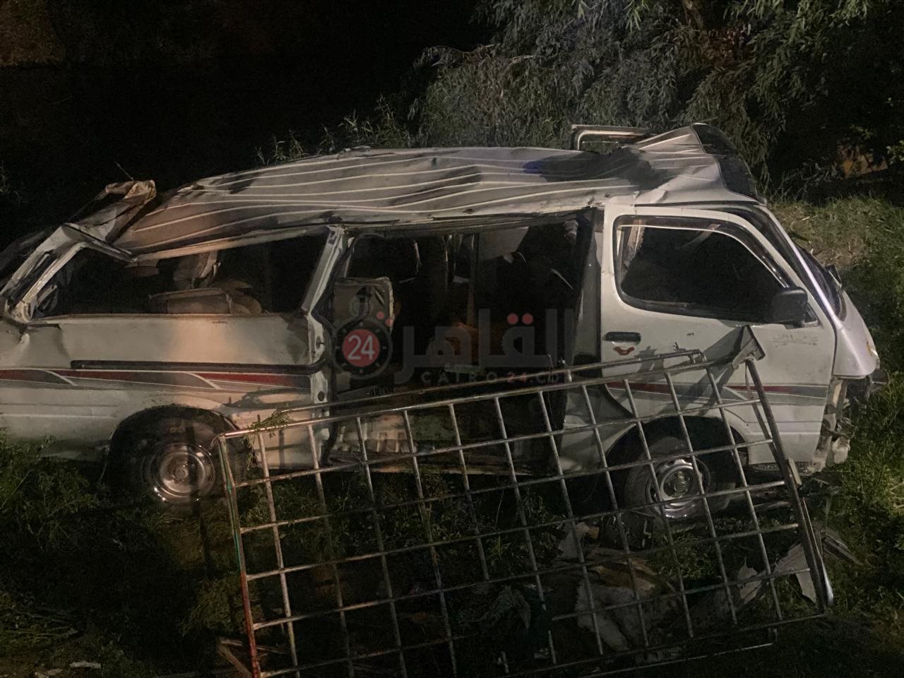 حادث انقلاب ميكروباص قنا