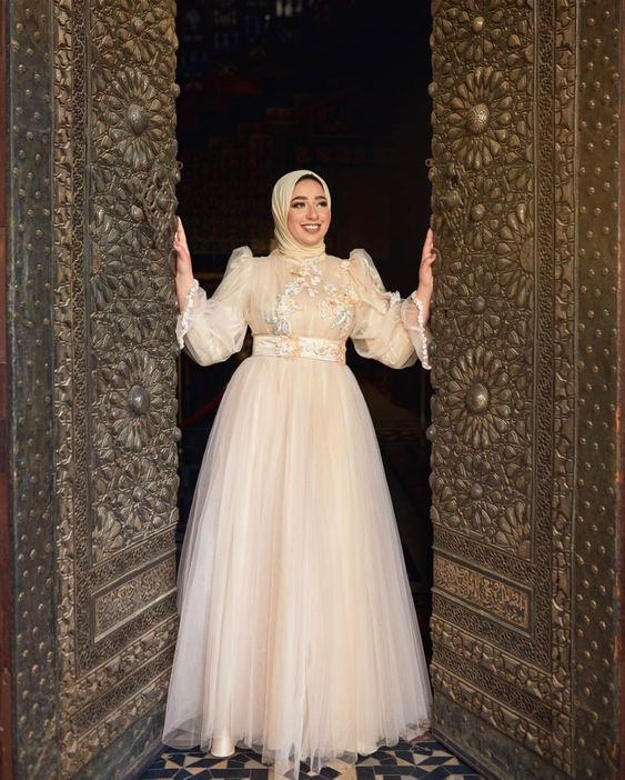 فساتين خطوبة فخمة جدا