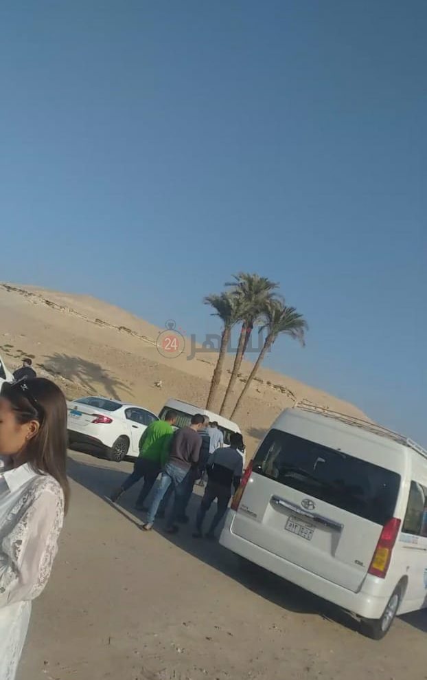 تكدس الرحلات على شباك التذاكر داخل منطقة سقارة بسبب عطل السيستم