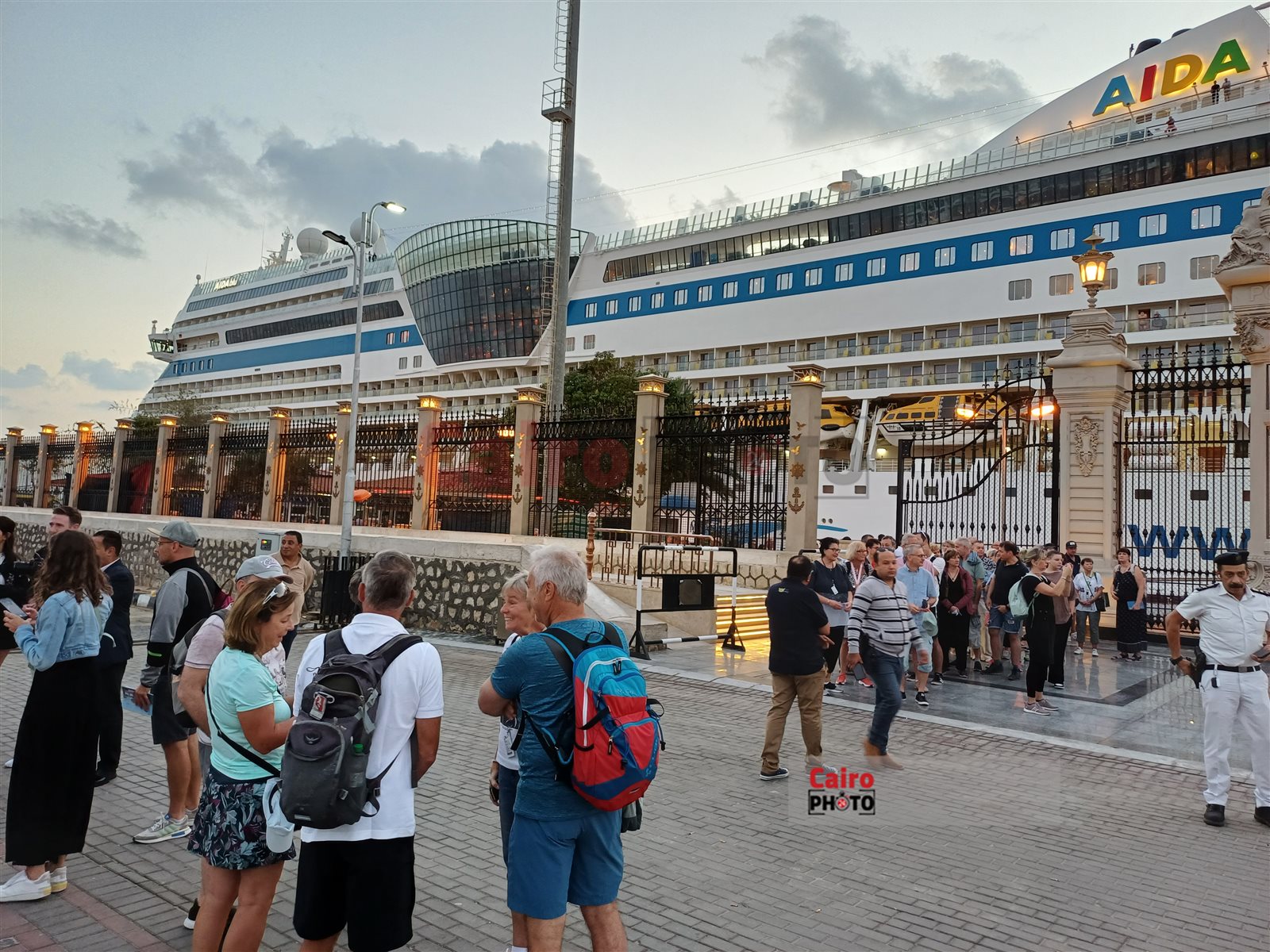 السفينة عايده بلو 