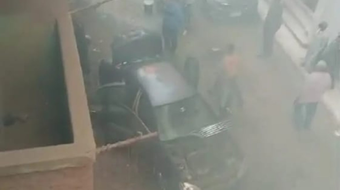 مريضة نفسية تشعل النار في 4 سيارات بسوهاج