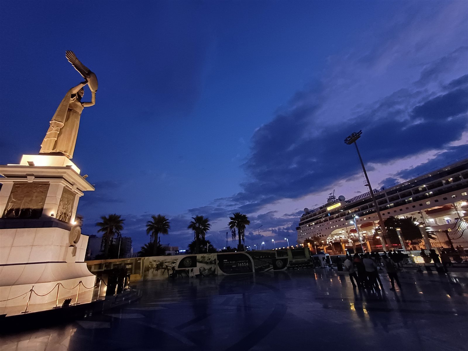 ميناء بورسعيد السياحي 