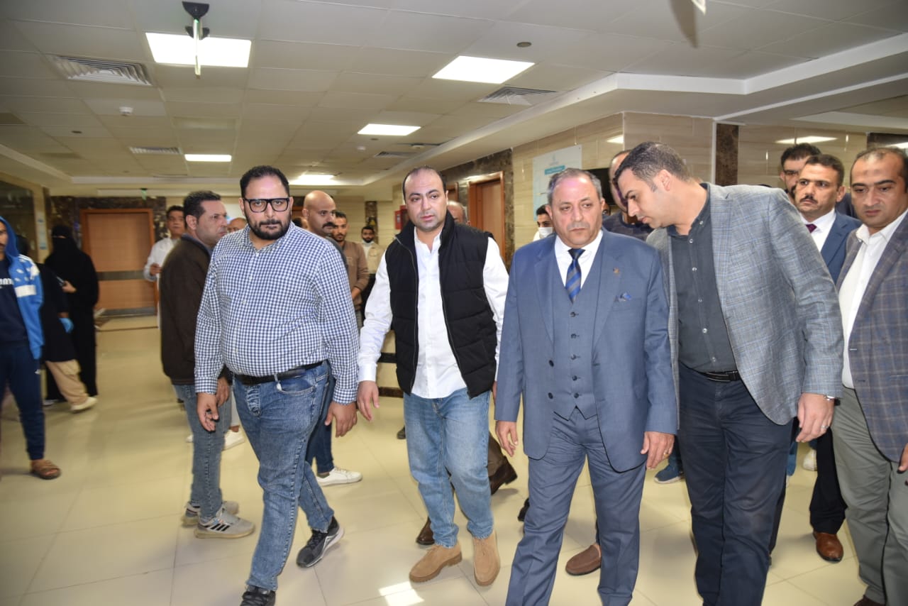 محافظ بورسعيد يزور مصابي حادث طريق المطرية