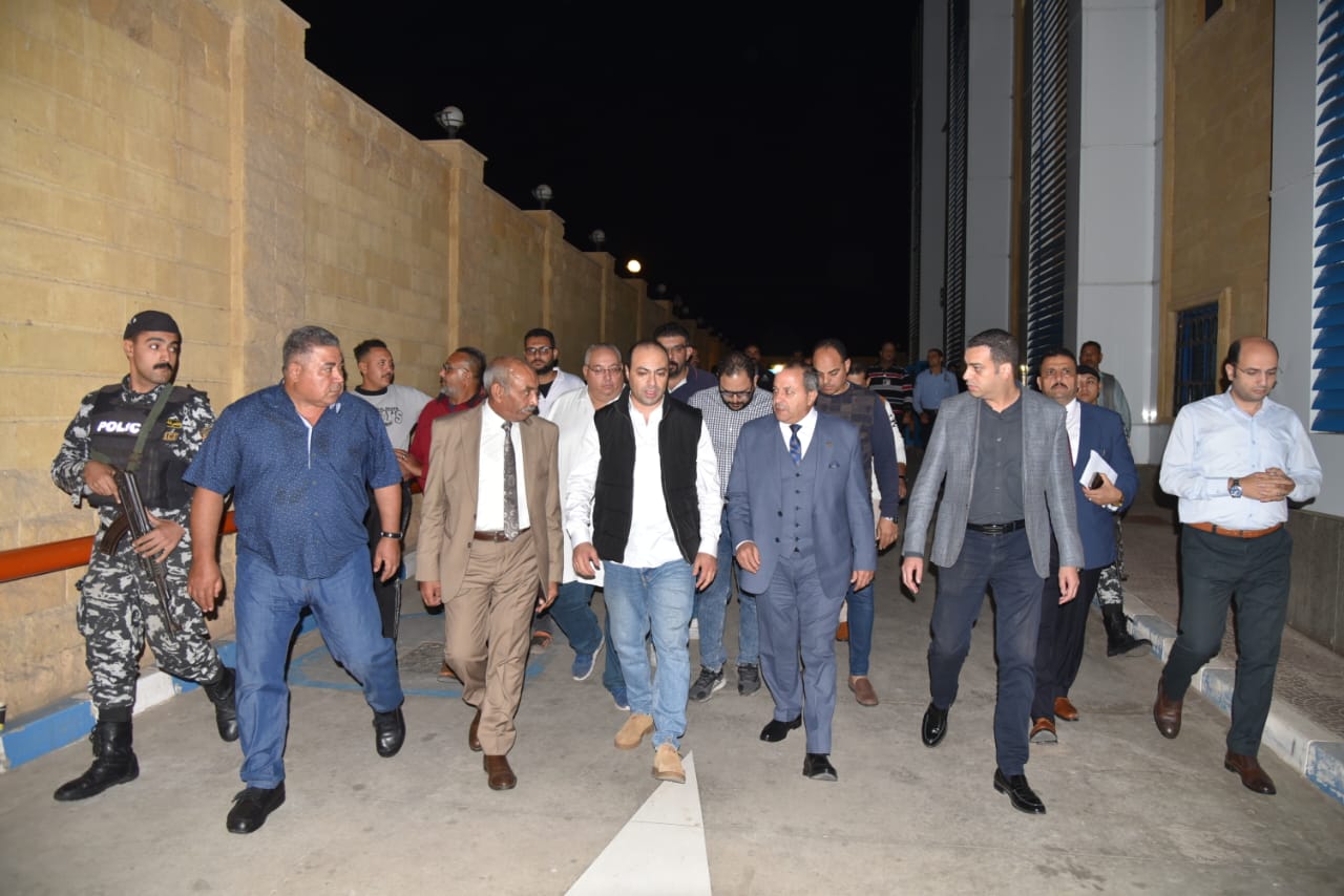 محافظ بورسعيد يزور مصابي حادث طريق المطرية