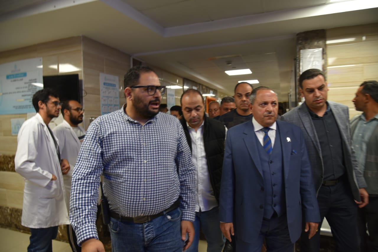 محافظ بورسعيد يزور مصابي حادث طريق المطرية