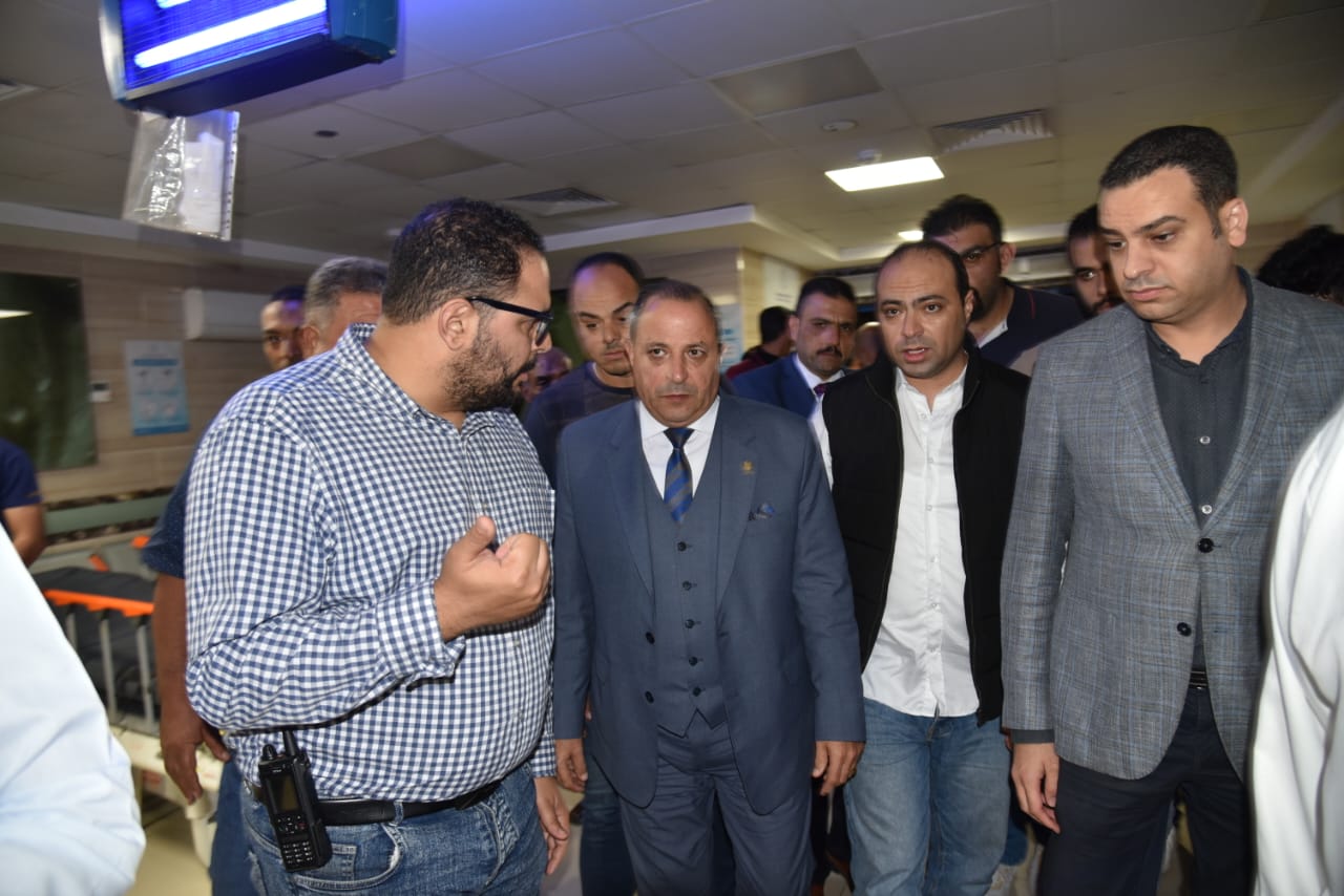 محافظ بورسعيد يزور مصابي حادث طريق المطرية