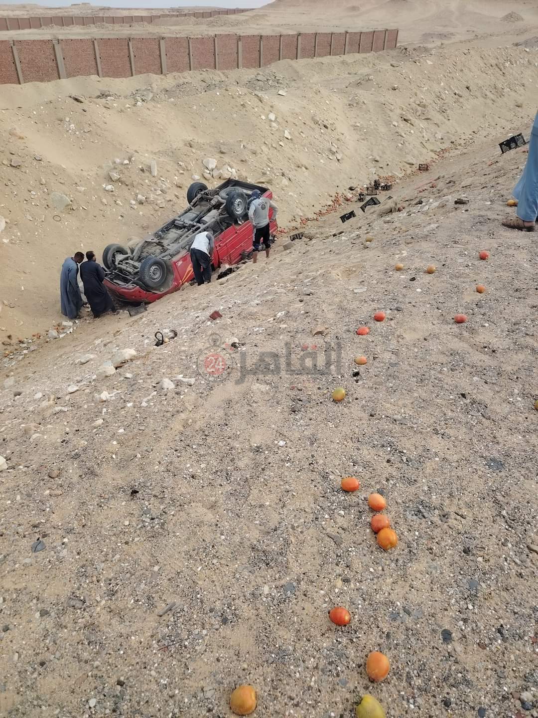 إصابة 3 أشخاص في انقلاب سيارة بالفيوم