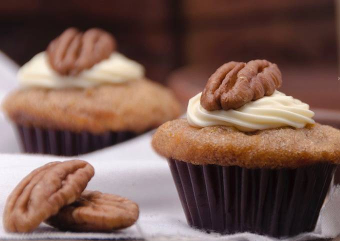 خطوات عمل كب كيك الجزر بوصفة سهلة