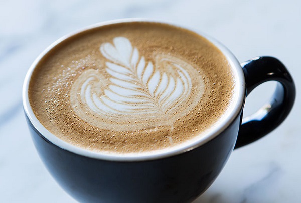 طريقة عمل النسكافية بالحليب