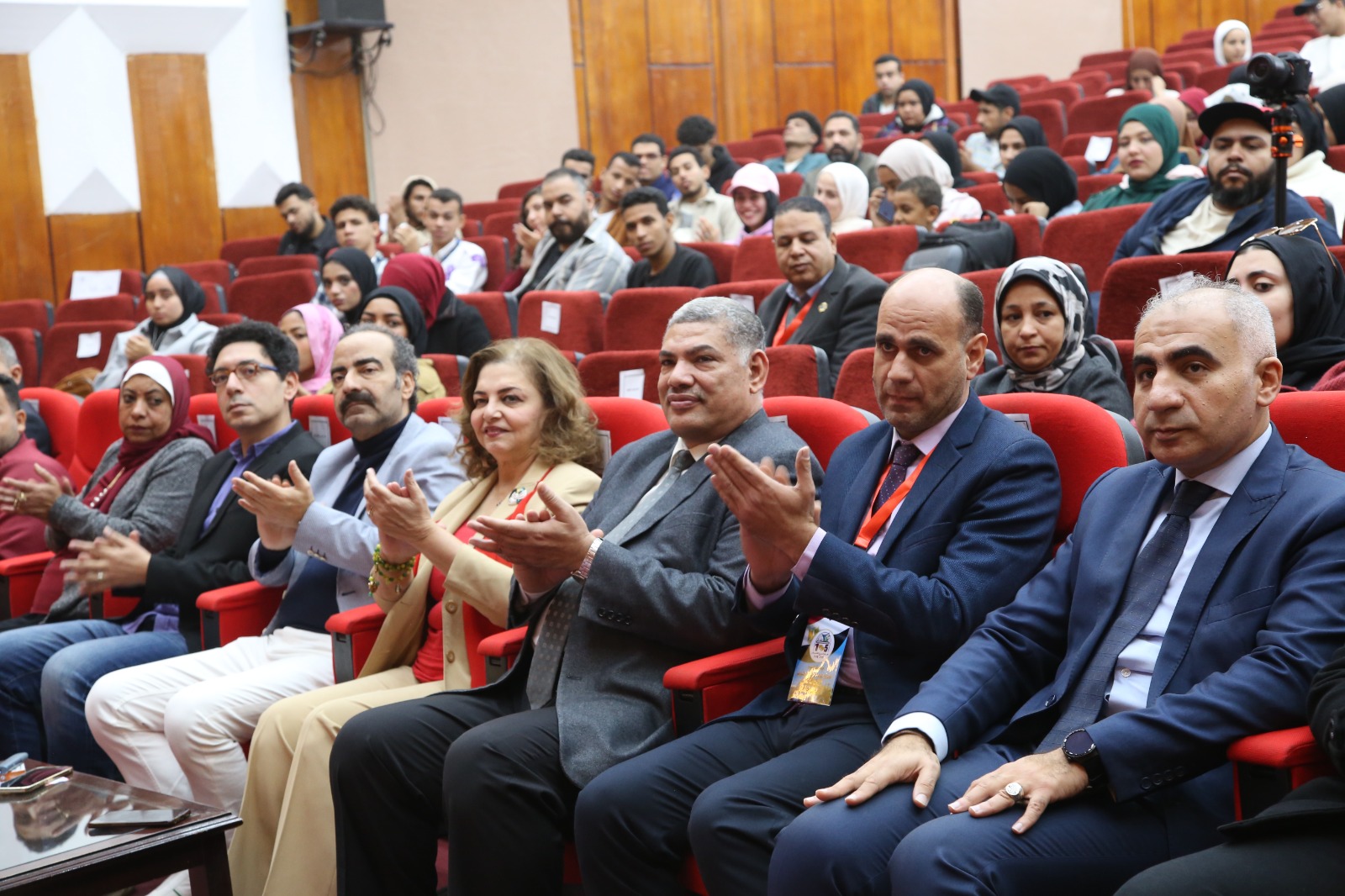 افتتاح مهرجان المسرح الخامس عشر للعروض القصيرة بجامعة الفيوم