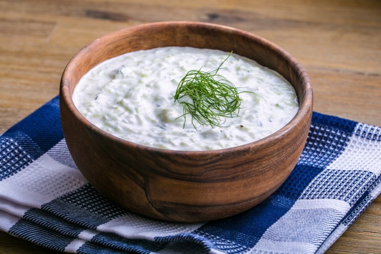 طريقة عمل سلطة الزبادي زي المطاعم