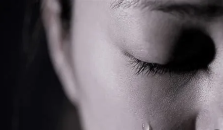 تفسير البكاء في المنام للمتزوجة