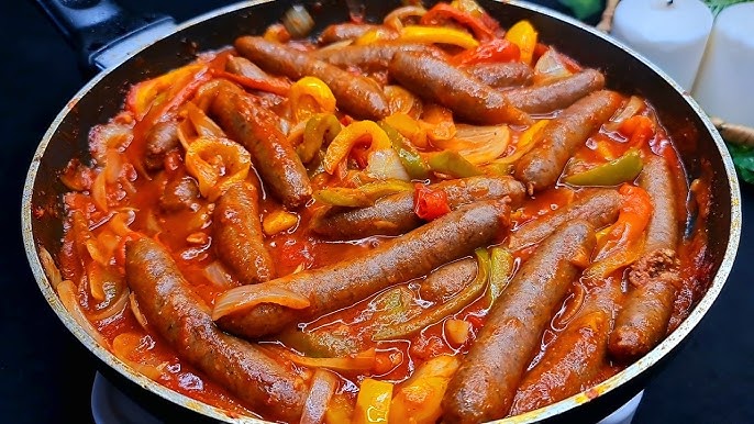 طريقة عمل السجق بالبصل والطماطم